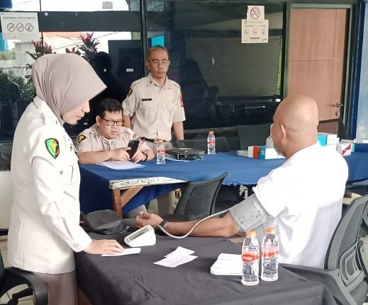Pengecekan Kesehatan Pengemudi dan Awak Bus Bersama Jasa Raharja di Terminal Tipe A Baranangsiang